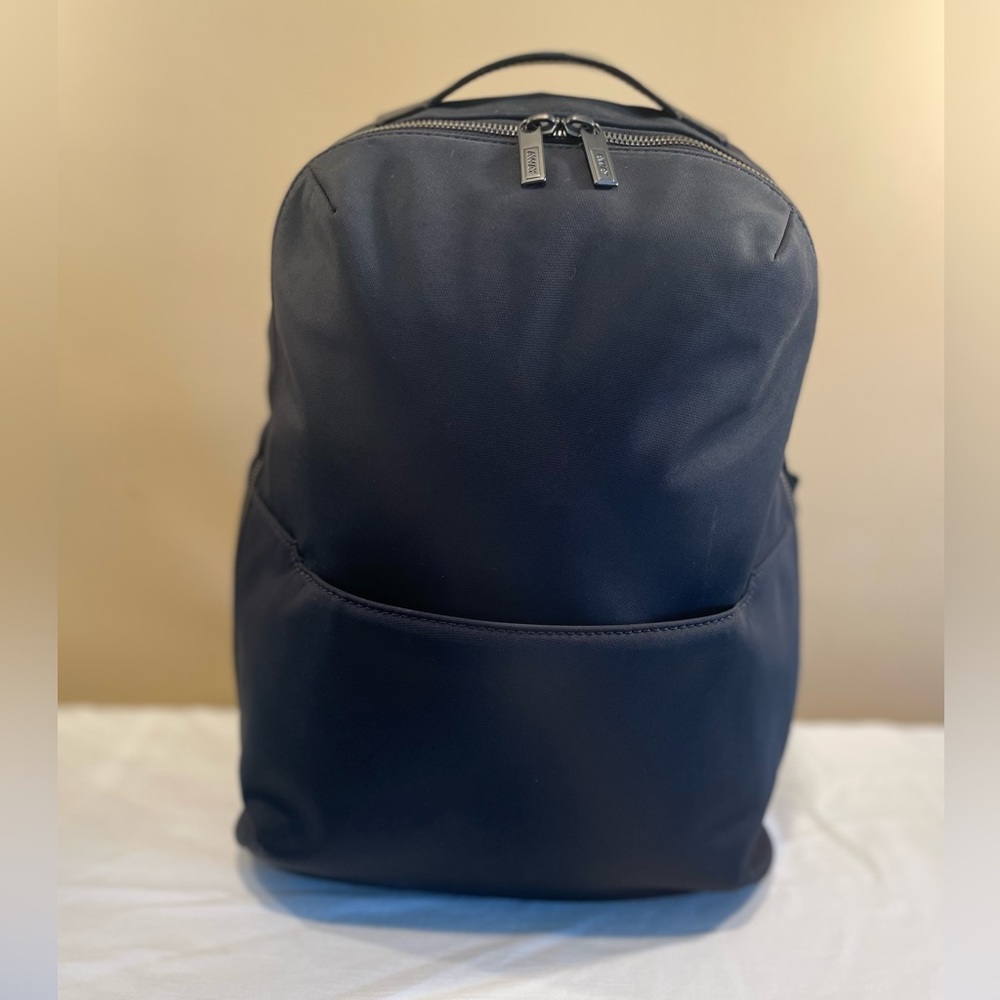 Away The Everywhere Zip Backpack, Black